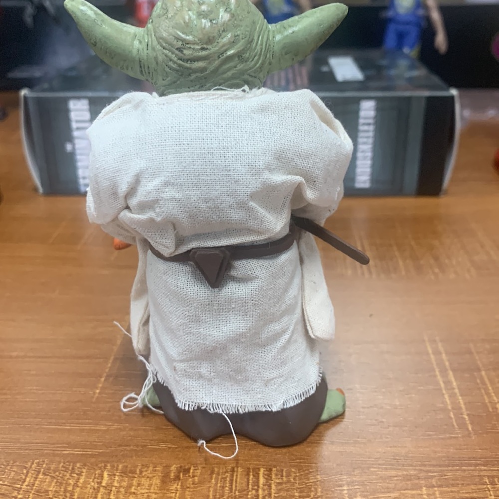 Master Yoda - Picture 4 of 4